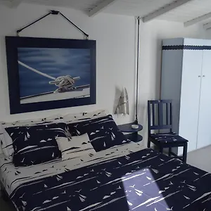 Yacht Club Sal Bed & Breakfast